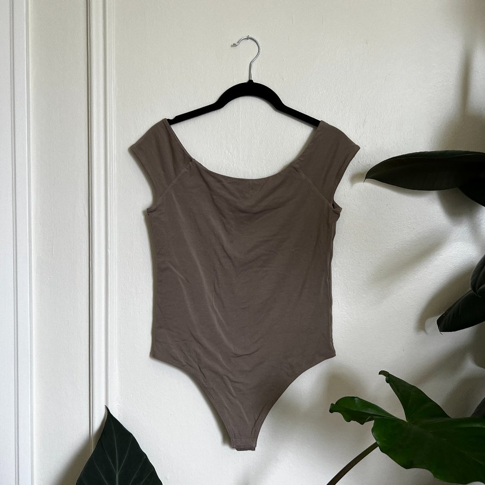 Everlane - Off-the-Shoulder Bodysuit - M
